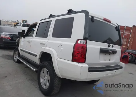 2008 Jeep Commander Sport z USA, uszkodzony, nr VIN 1J8HH48K88C224919